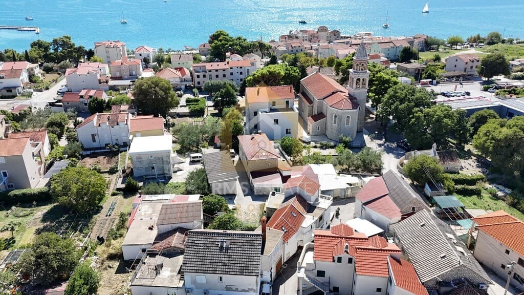 Dom - KAŠTEL GOMILICA