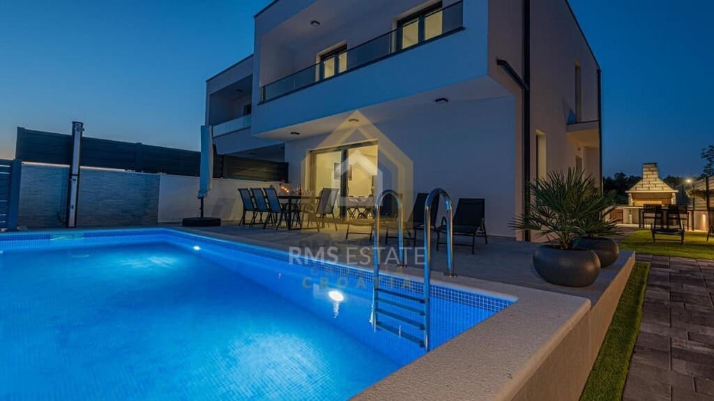 Dom - VODICE
